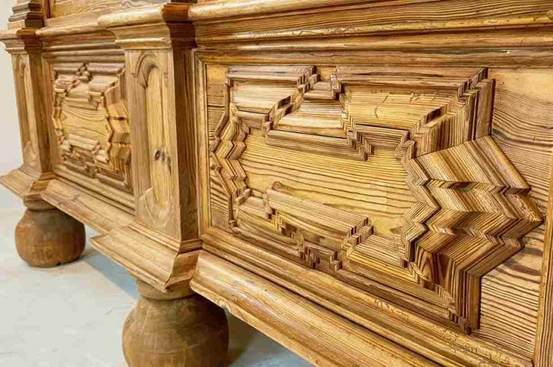 Barockschrank, Nadelholz, um 1750, mit Pilastern und Bastionsfüllungen, Ansicht 6