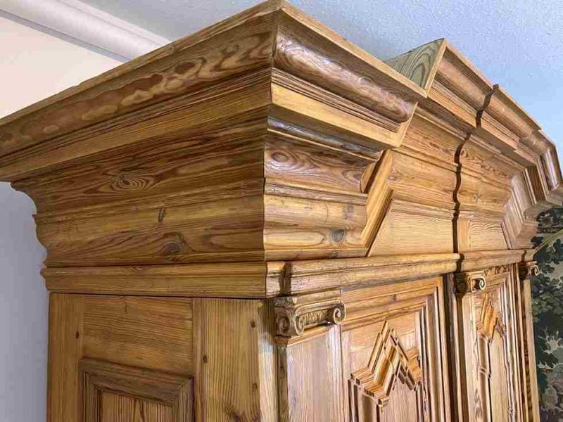 Barockschrank, Nadelholz, um 1750, mit Pilastern und Bastionsfüllungen, Ansicht 7