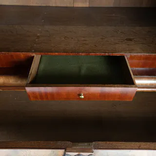 Klassizistische Aufsatzkommode, Mahagoni, Schleswig-Holstein um 1785, Ansicht 4