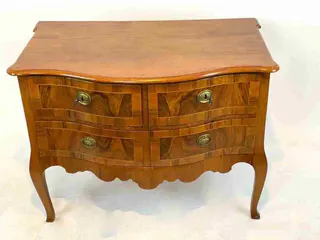 Barockkommode, Nussbaum furniert, 18. Jahrhundert, Ansicht 2