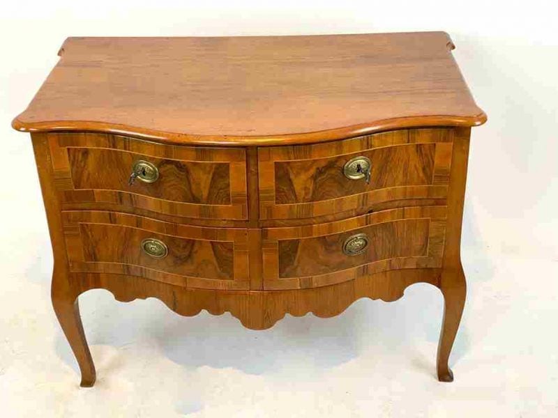 Barockkommode, Nussbaum furniert, 18. Jahrhundert, Ansicht 2