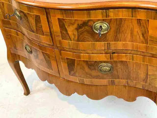 Barockkommode, Nussbaum furniert, 18. Jahrhundert, Ansicht 4
