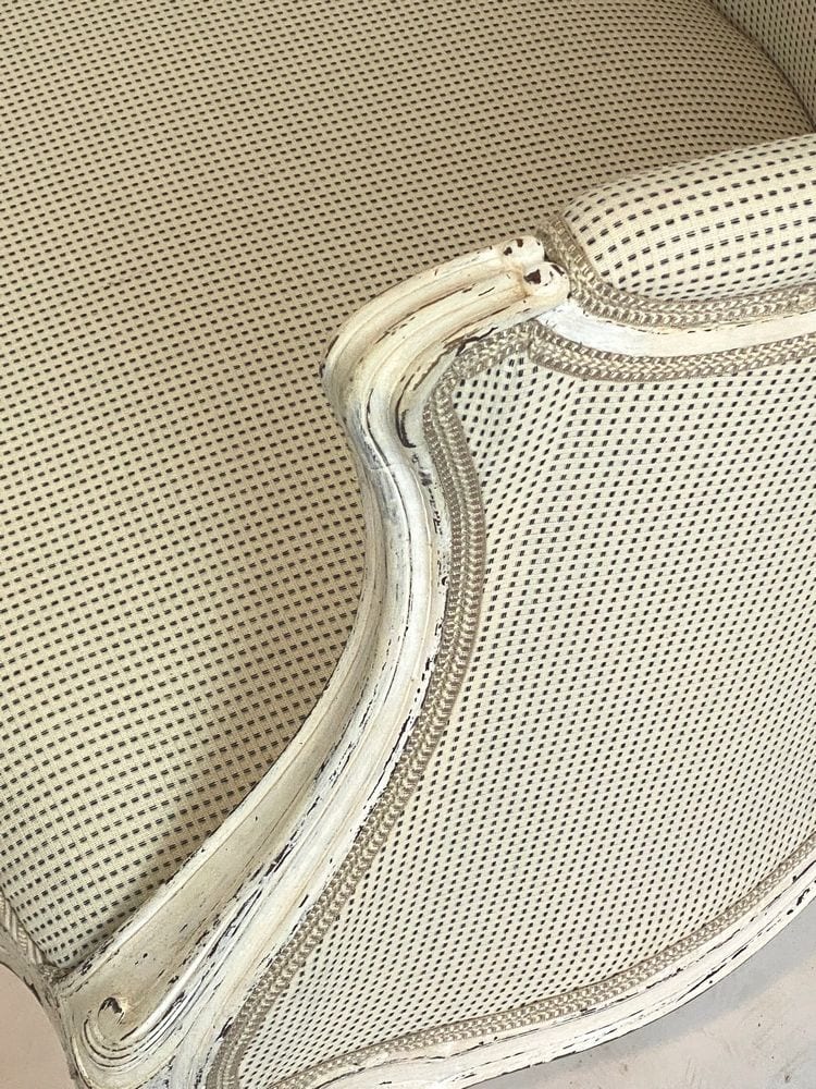 Louis-Quinze-Sessel, weiß gefasst, neu gepolstert, 18./19. Jh., Ansicht 3