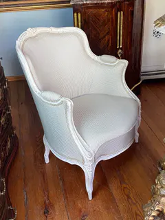 Louis-Quinze-Sessel, weiß gefasst, neu gepolstert, 18./19. Jh., Ansicht 6