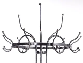 Garderobe, Eisenguss, schwarz lackiert, wohl Frankreich, 20. Jh., Ansicht 3