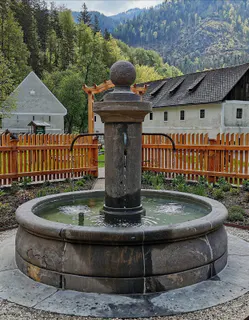 Großer Steinbrunnen, Bauernbrunnen, Naturstein, Blaustein, 8- Eckig, Klassik, Ansicht 2