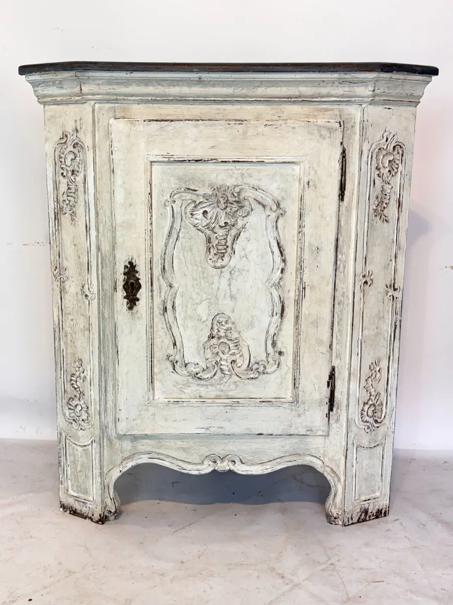 Barocker Eckschrank, Halbschrank, mit farbiger Fassung, Süddeutsch, Ende 18. Jhd, Ansicht 2