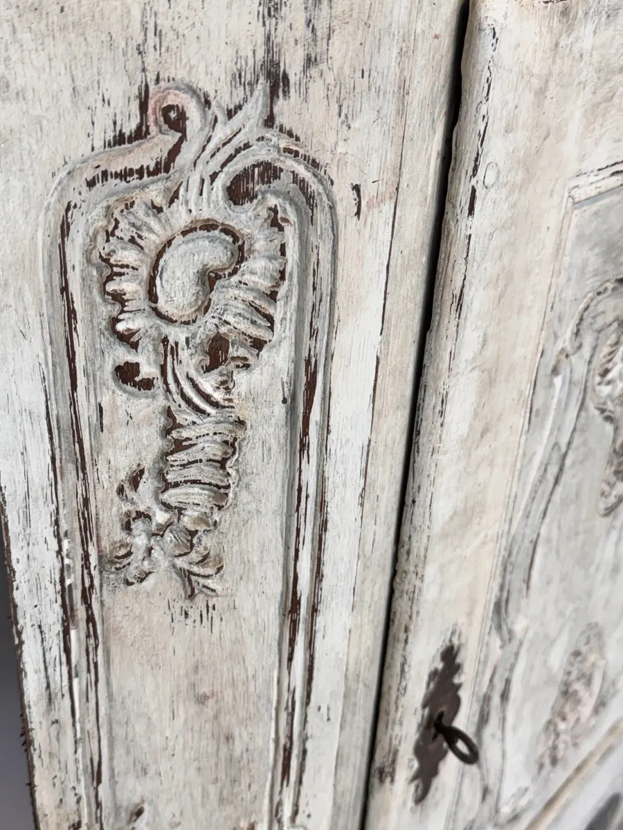 Barocker Eckschrank, Halbschrank, mit farbiger Fassung, Süddeutsch, Ende 18. Jhd, Ansicht 3