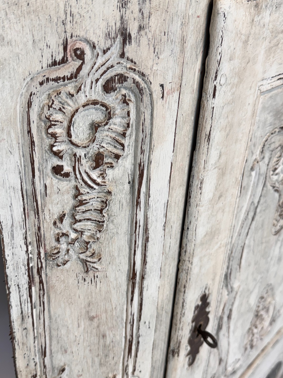 Barocker Eckschrank, Halbschrank, mit farbiger Fassung, Süddeutsch, Ende 18. Jhd — Ansicht 3