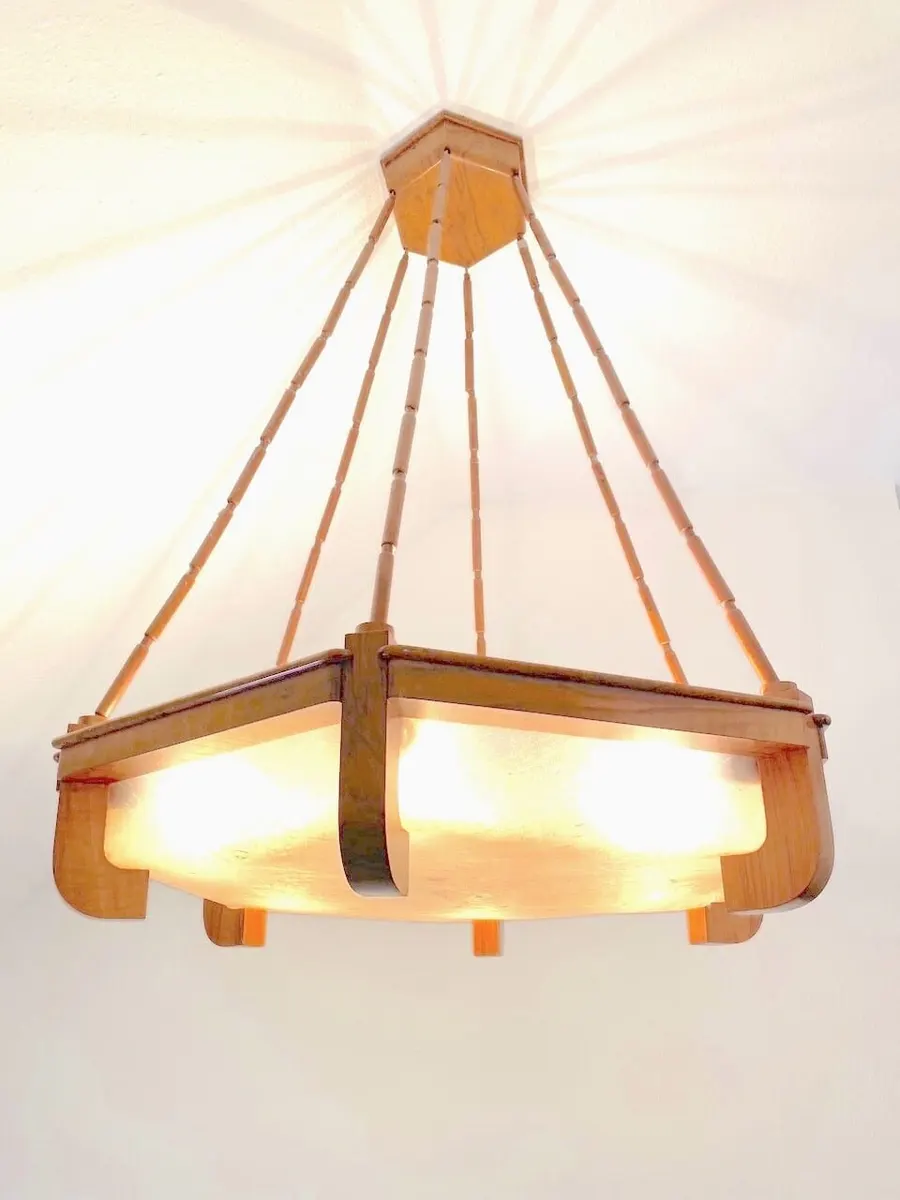 Große Art Deco Deckenlampe, Nussbaum, Frankreich um 1920, sechseckig, Ansicht 1