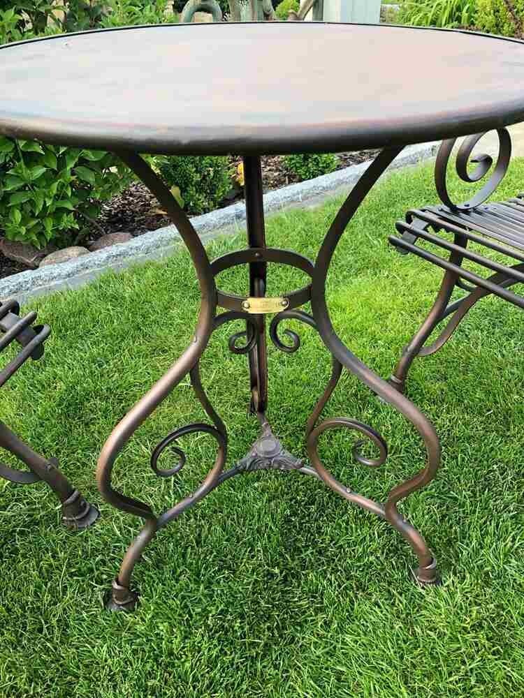 Schmiedeeiserner Gartentisch — Ansicht 2
