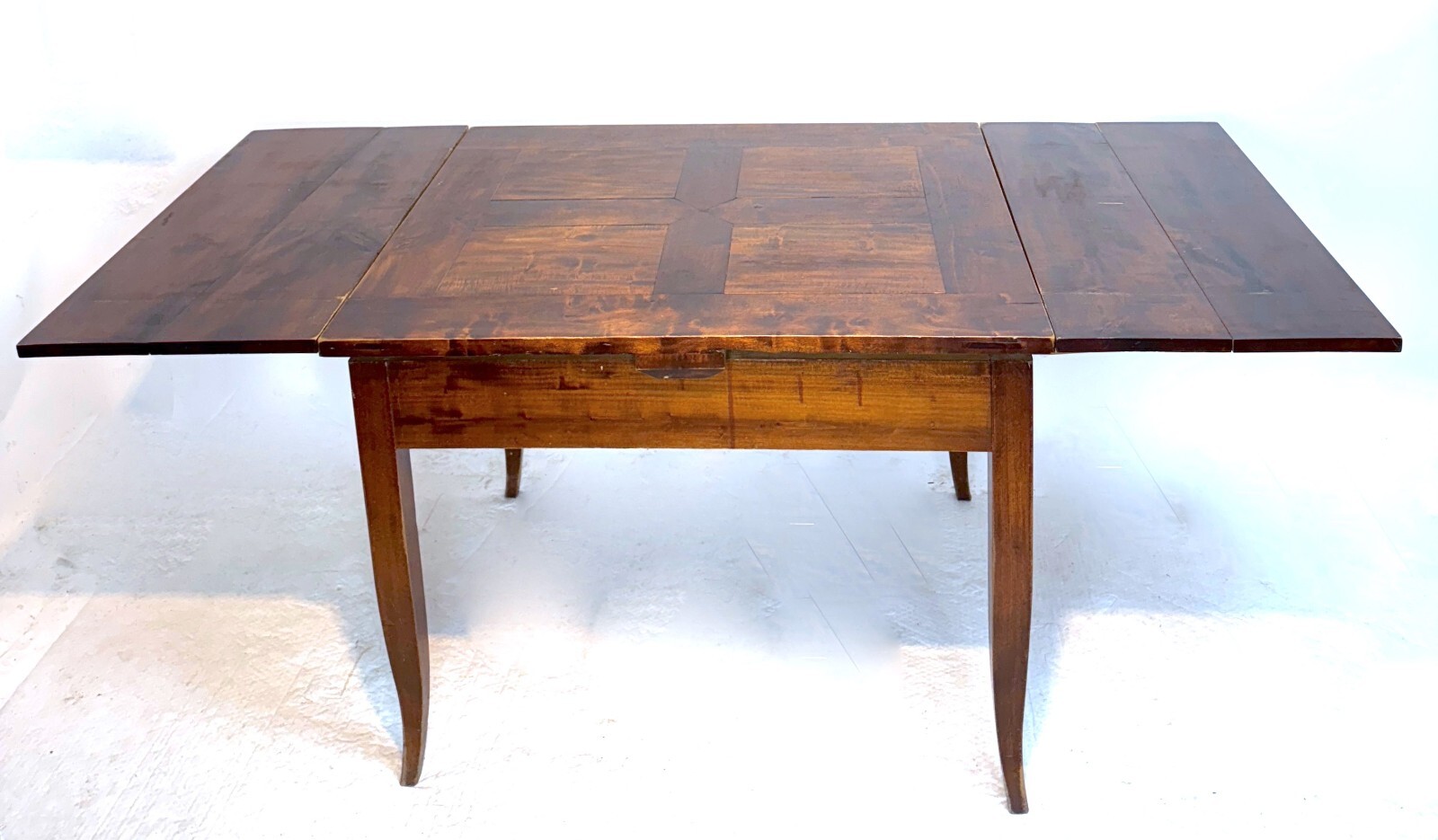 Biedermeier Ausziehtisch, Birke/Ahorn, Berlin/Brandenburg um 1820, Originalzust. — Ansicht 2