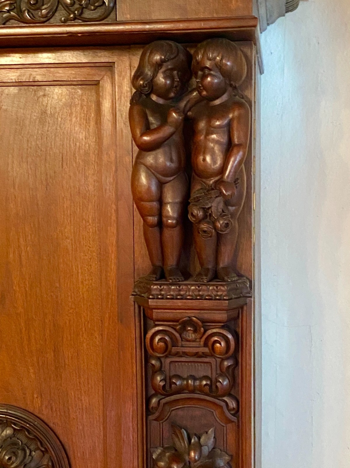 Prunk-Bücherschrank - Vitrinenschrank, Historismus um 1900, im Stil der Neo-R. — Ansicht 2