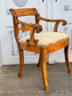 Biedermeier-Armlehnstuhl aus Maserbirke, Ansicht 3