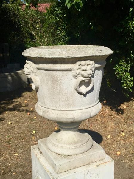 Klassische Amphorenvase als Pflanzkübel, Steinguss, Frankreich, Ansicht 3