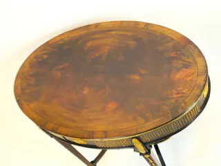 Ovaler Tisch im klassizistischen Stil, Nussbaum, Frankreich, Mitte 19. Jh., Ansicht 5