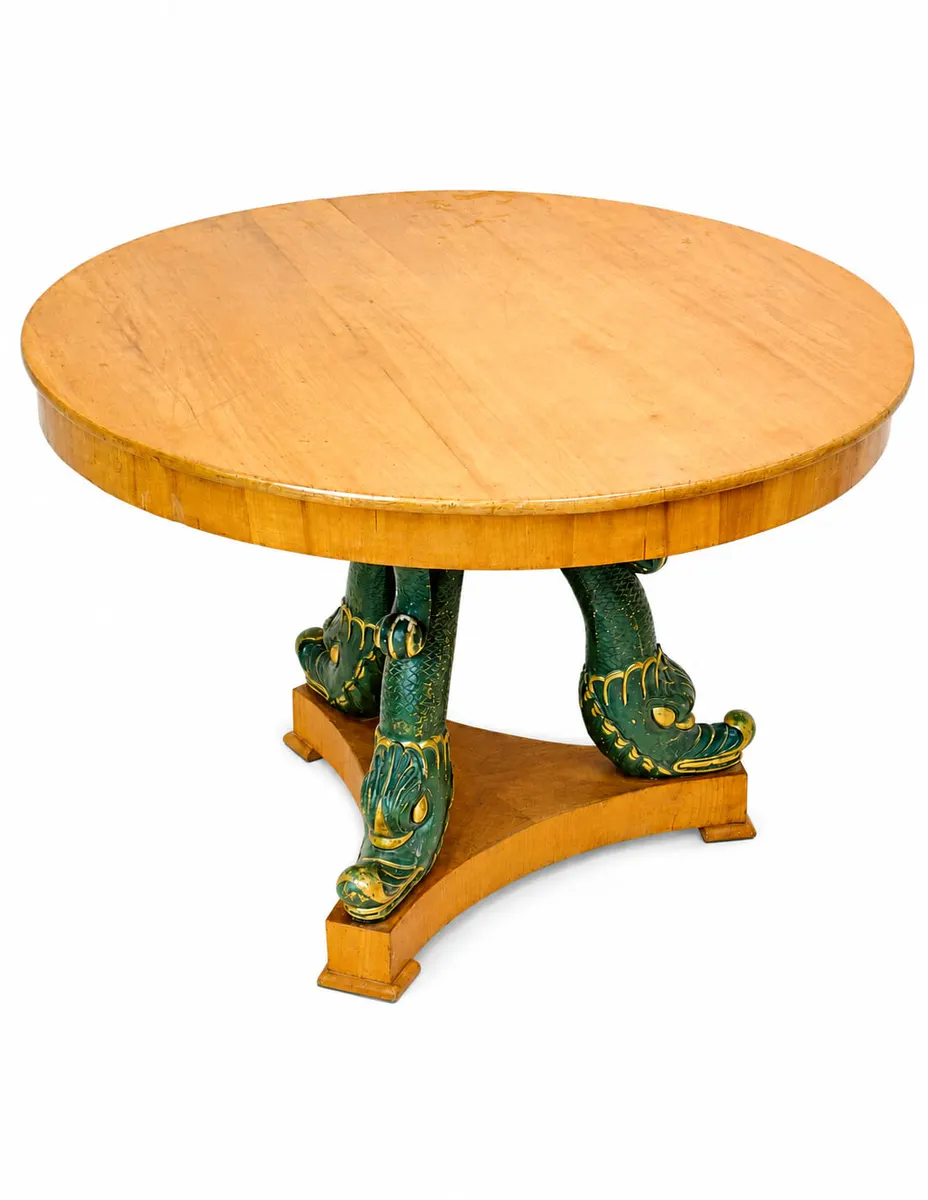 Biedermeier Mitteltisch aus Kirschholz mit Delphinfüßen, Präsentationsbeispiel (KI-generiert)