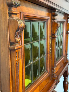Kleines Gründerzeit Buffet mit Glasaufsatz, Nussbaum, Berlin um 1880, Ansicht 4