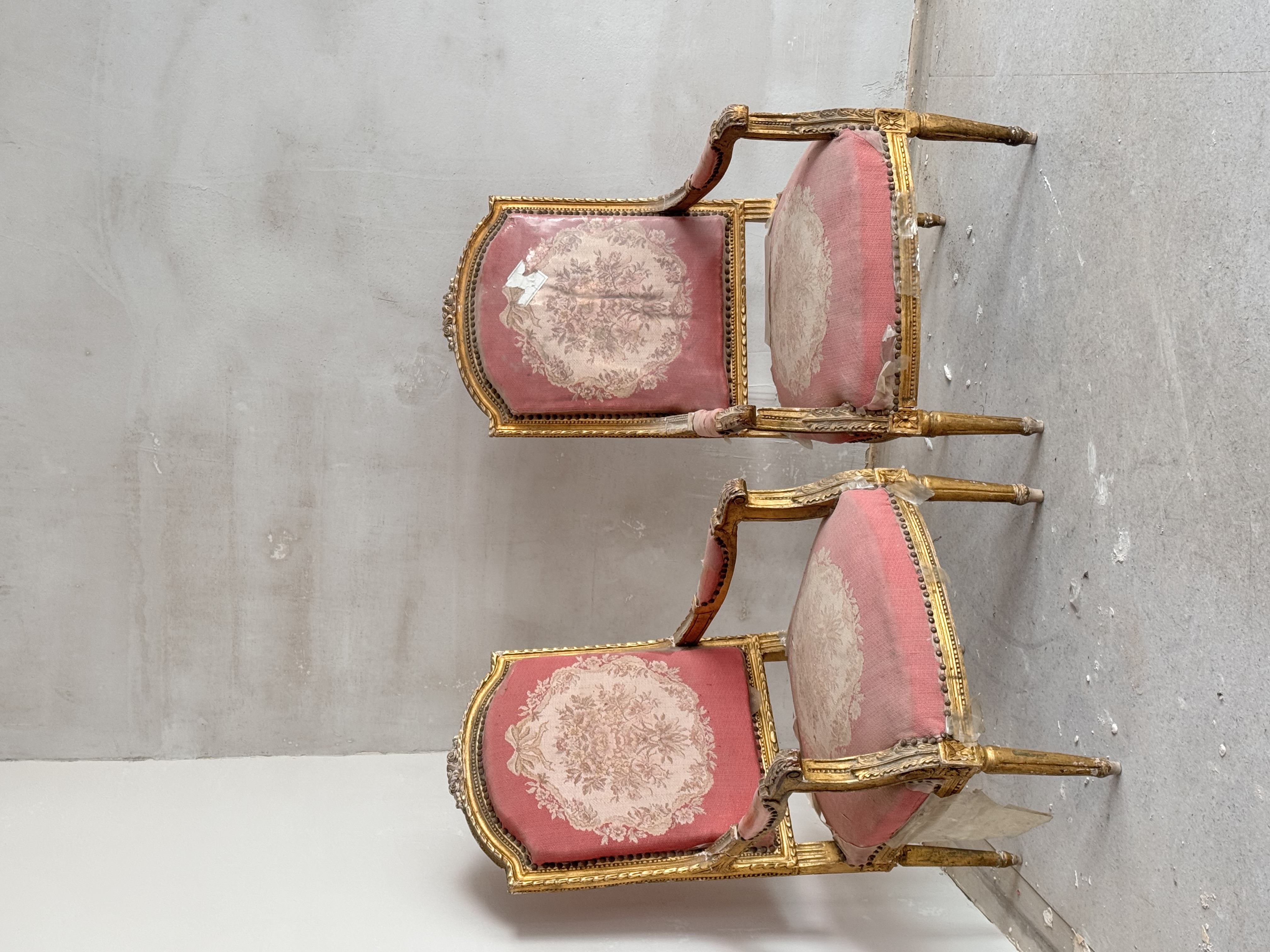 Paar Fauteuils im Louis-XVI-Stil mit Aubusson-Bezug — Ansicht 4