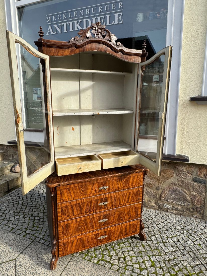 Zweiteiliger Aufsatzschrank mit Vitrine, Deutsch um 1860 — Ansicht 3