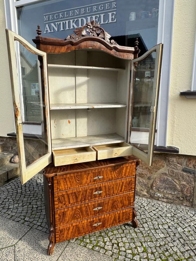Zweiteiliger Aufsatzschrank mit Vitrine, Deutsch um 1860 — Ansicht 3