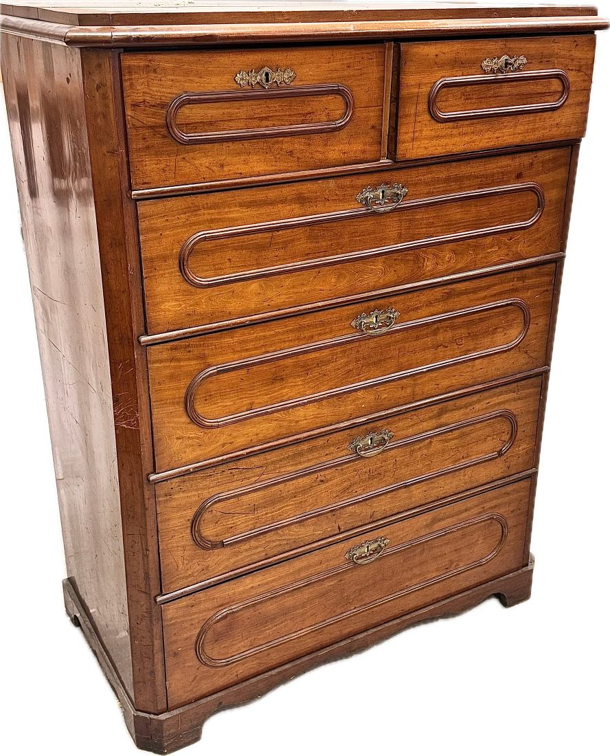 Hohe Kommode mit sieben Schubladen, Mahagoni, Herrenkommode, Biedermeier um 1850 — Ansicht 1