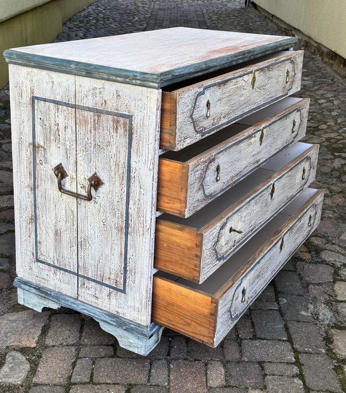 Gustavianische Kommode, 18. Jhd., mit vier Schubladen, farbig gefasst — Ansicht 4