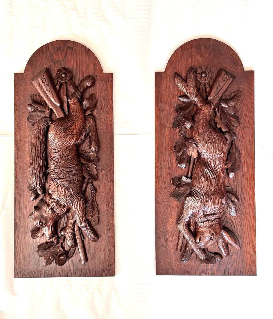 Paar geschnitzte Wandpaneele mit Jagdmotiven „Fuchs und Hase“ Schwarzwälder Schnitzarbeit — Ansicht 2