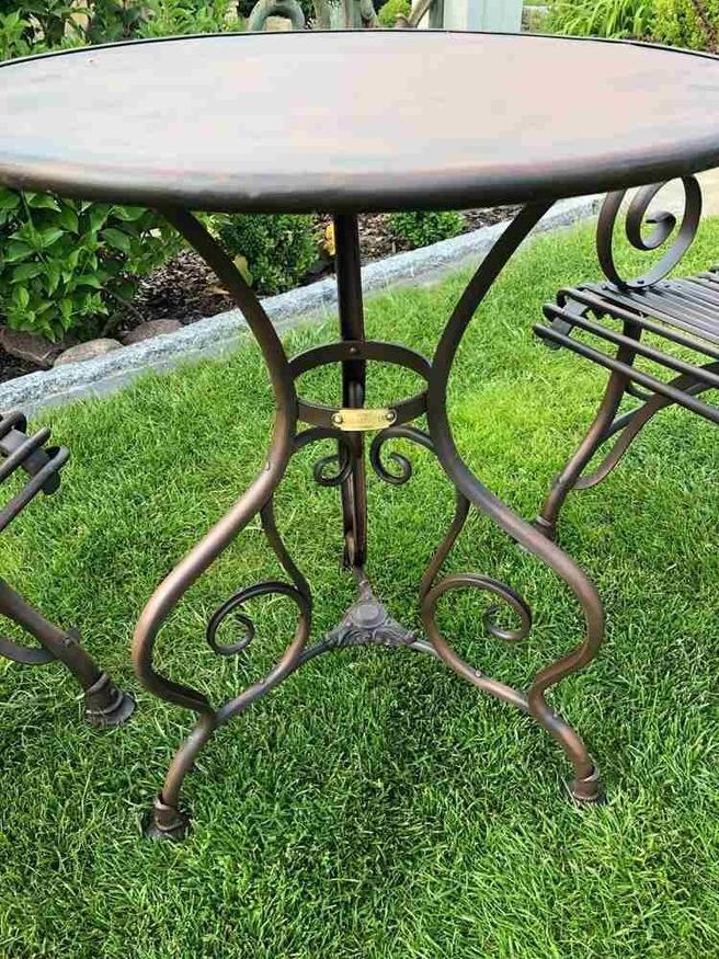 Schmiedeeiserner Gartentisch — Ansicht 2