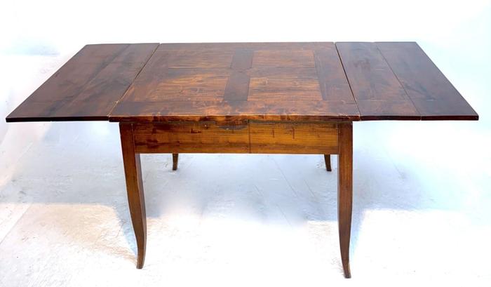 Biedermeier Ausziehtisch, Birke/Ahorn, Berlin/Brandenburg um 1820, Originalzust. — Ansicht 2